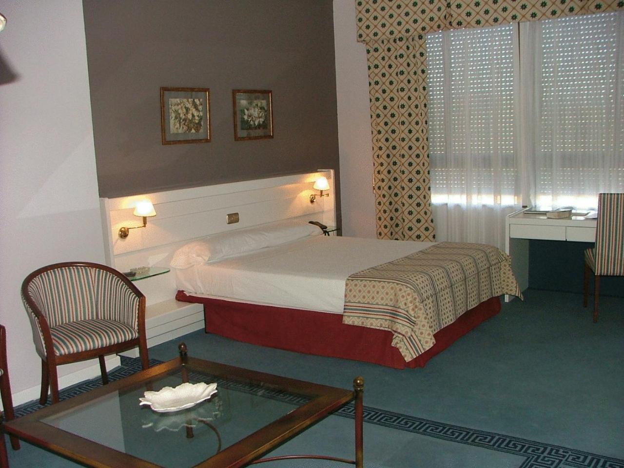 Hotel Las Cigueenas Trujillo Camera foto
