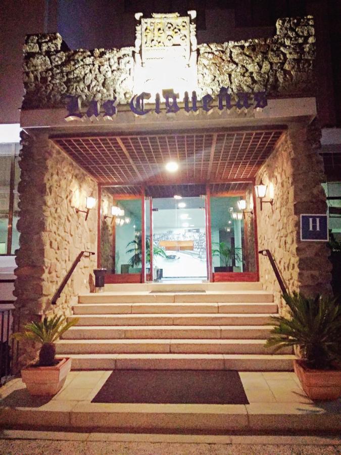 Hotel Las Cigueenas Trujillo Esterno foto