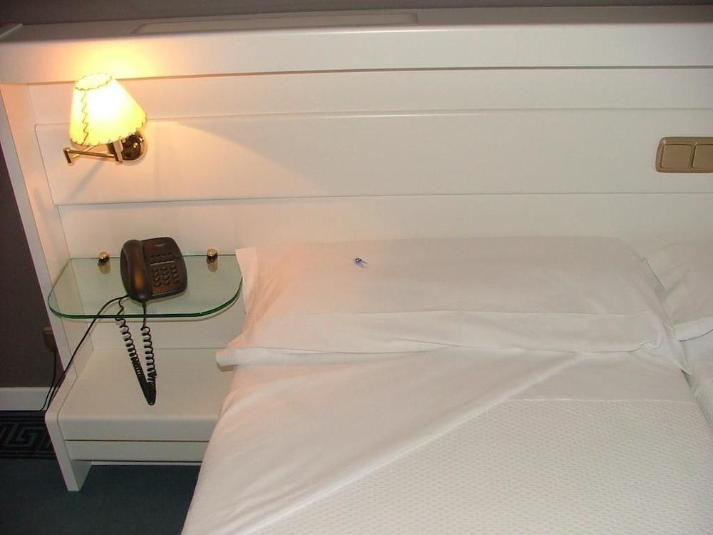 Hotel Las Cigueenas Trujillo Esterno foto